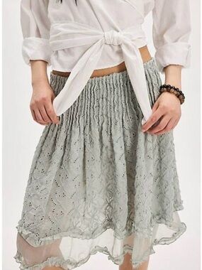 NEW Size Medium Free People Sanderson Eyelet Lace Ruched Midi Skirt Sky Grey